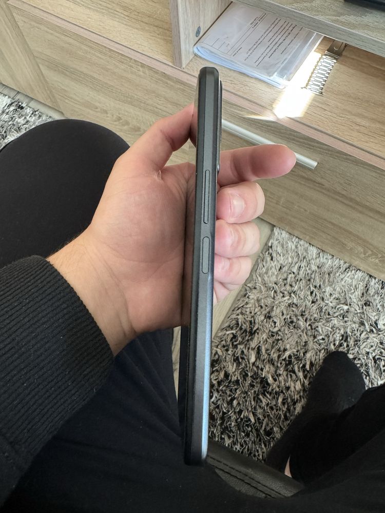 Телефон TCL 40 SE