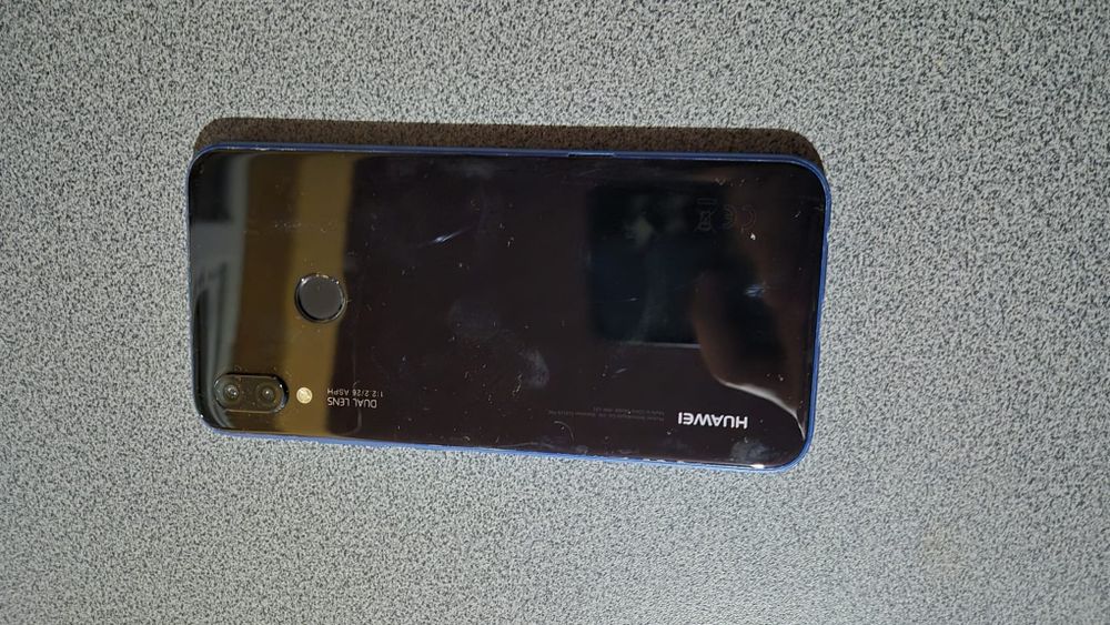 Vând huawei p 20 lite 64gb/4 gb ram