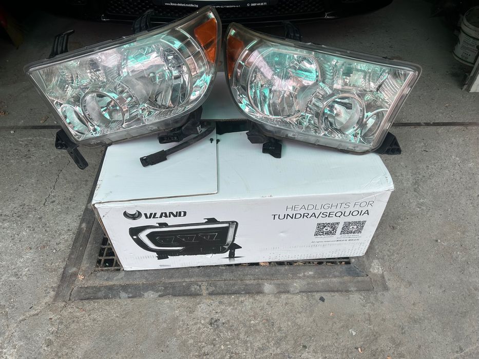 Фарове Тойота Секвоя 2016г