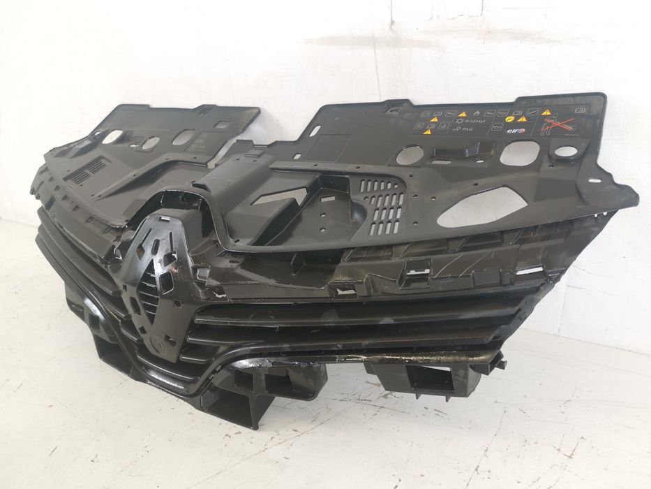 Радиаторна решетка Рено Клио 4 / Renault Clio 4 [фейслифт] Оригинална,