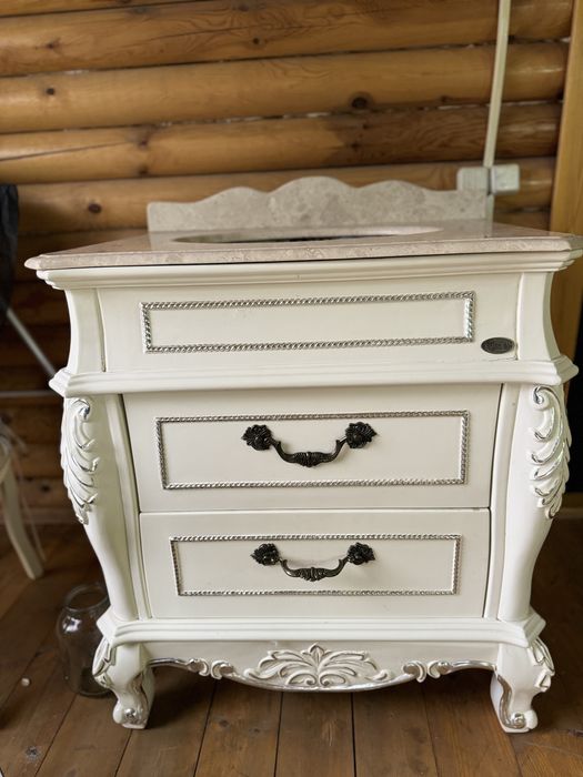 Тумба из дерева с раковиной, размер 60/80, кран, в идеальном состочнии