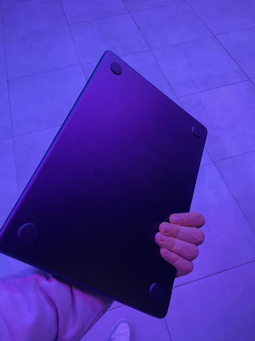 Macbook air m2 16/256 100 % 13,6inch 23 ta sikl 20 soatgacha yetadi wu