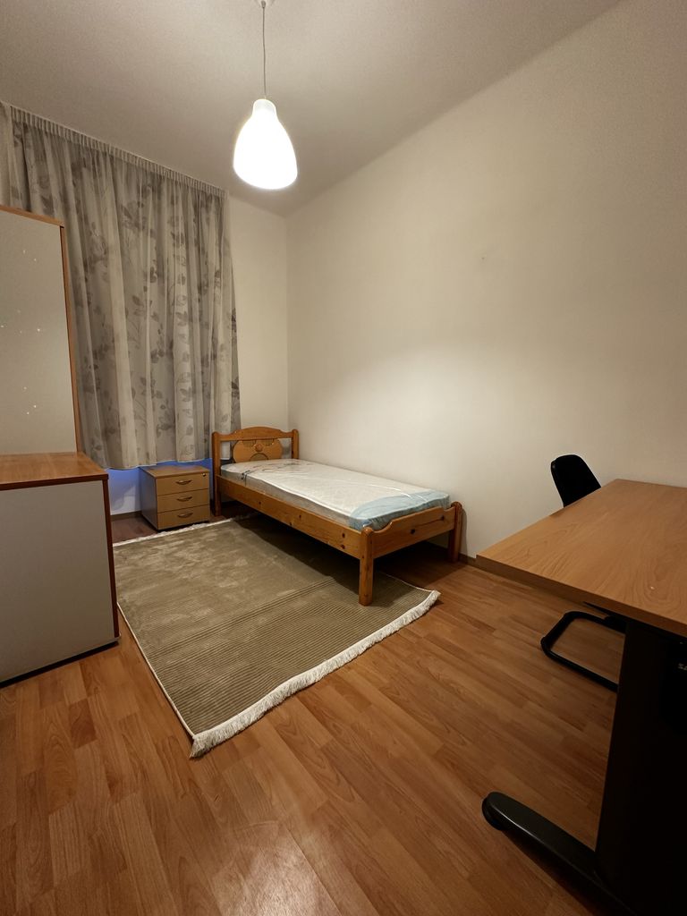 Дава се под наем Тристаен апартамент в София, Център - 80 кв.м за 550 € - Снимка #3