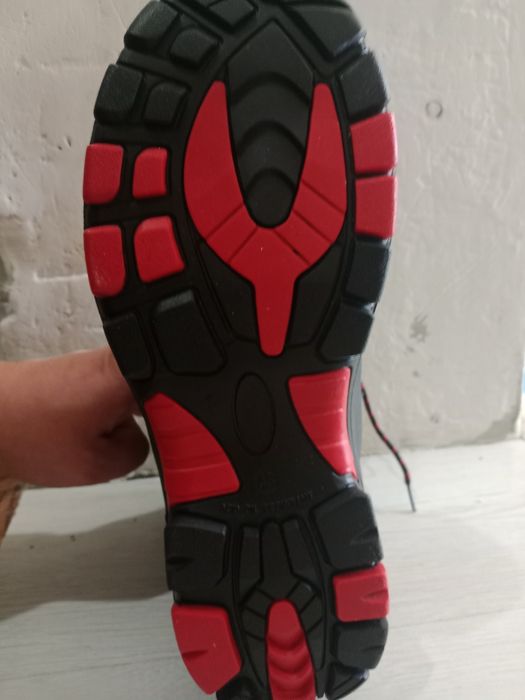 Ботинки зимние продам