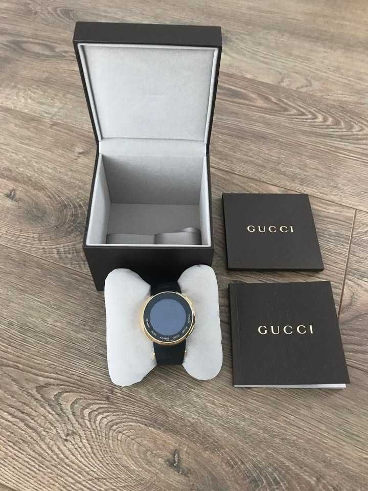 Часовник Gucci ya114215