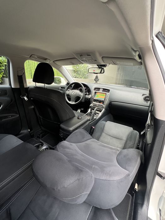 Lexus is 220d 177cp*Model:F sport/Exclusive/ALB Perlat*Unic Prop!!