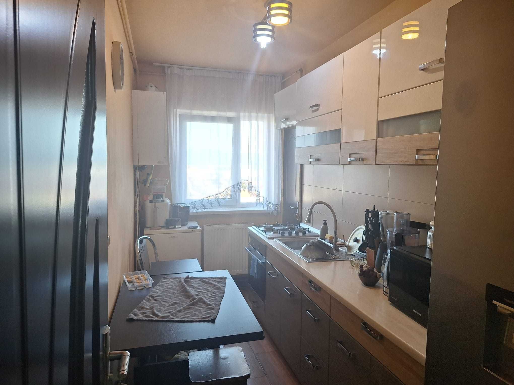 Vand apartament cu 2 camere zona Vasile AARON