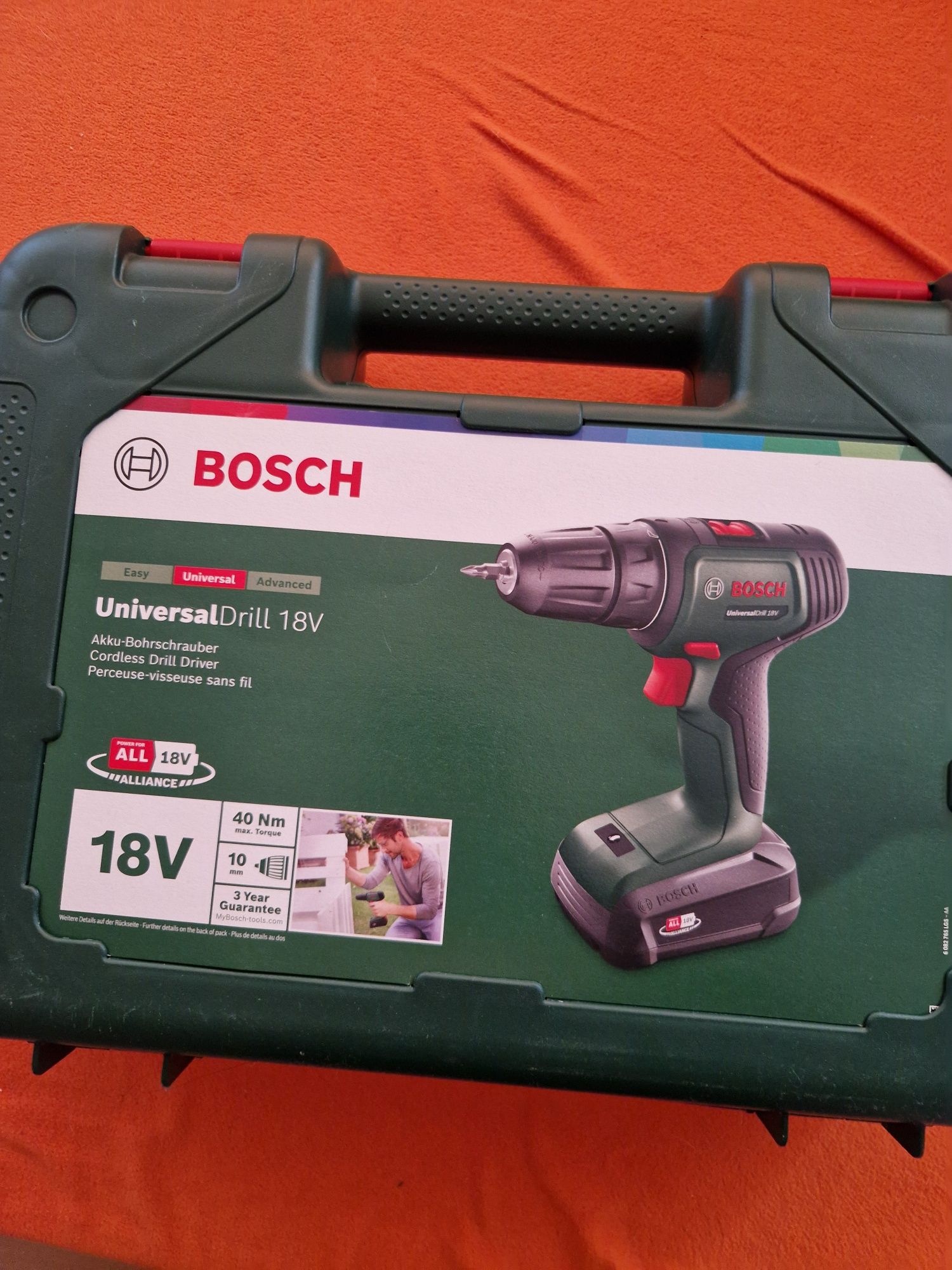 Bosch- акумулаторен винтоверт.