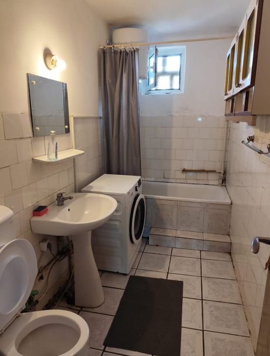 Vând apartament 3 camere,zona Obelisc,(Orly 39)