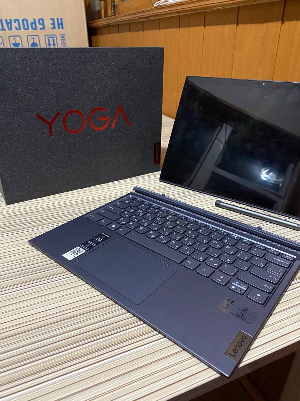 Lenovo YOGA. ...