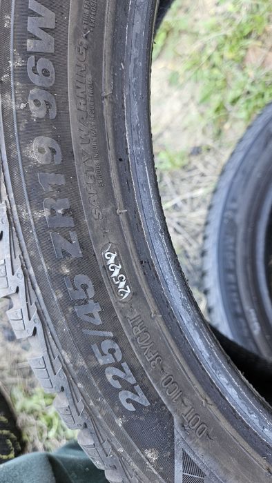 2бр гуми 225 45 19 дот 22 кумхо