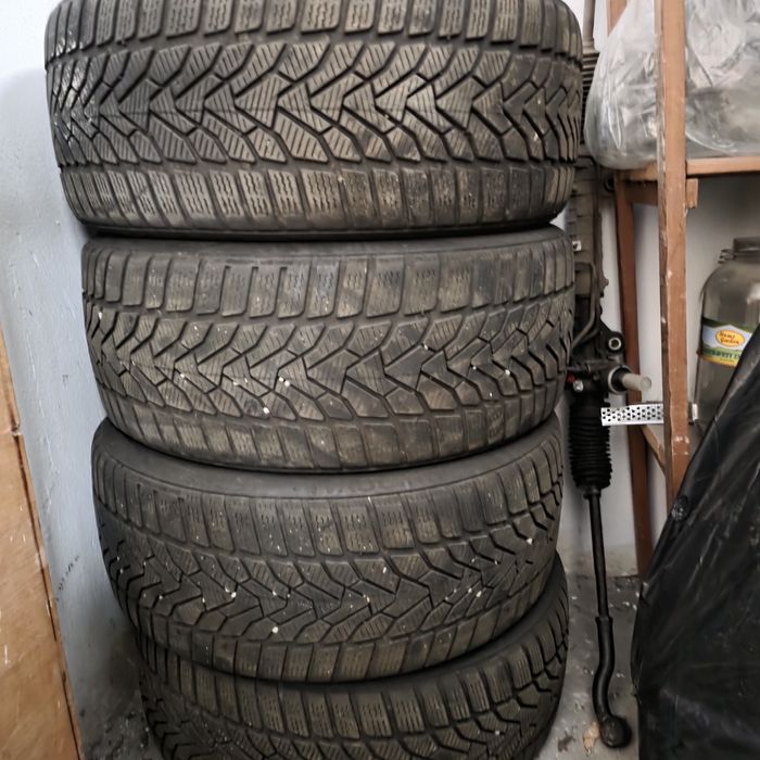 Vand SET 4 anvelope IARNA 225/40/R18