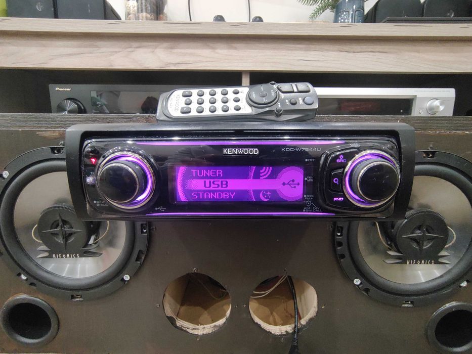 Висок клас KENWOOD KDC-W7544U USB / AuX / CD / MP3