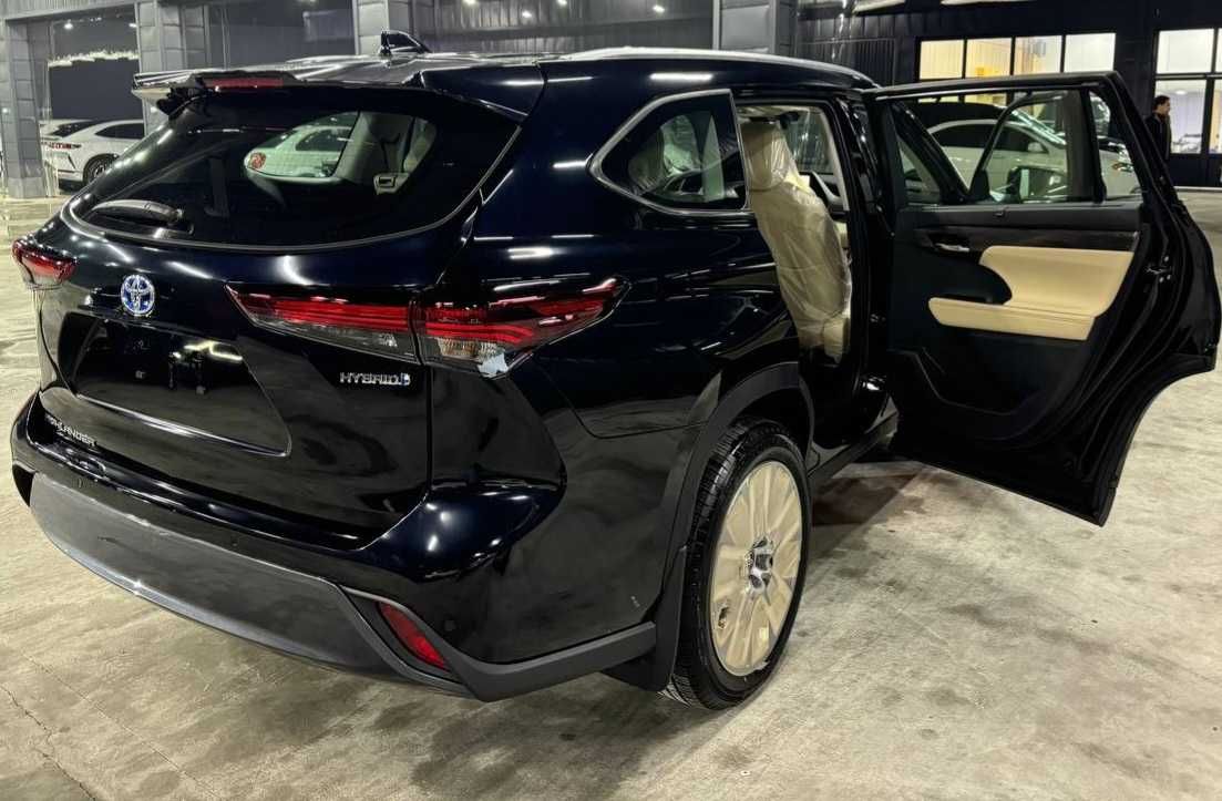 Toyota Highlander hybrid USA 2024 год