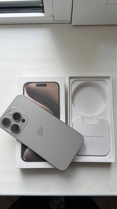 iPhone 15 pro 256 gb idealni tel