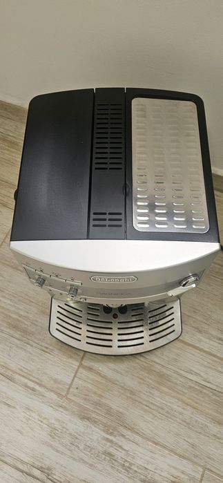 Кафе машина delonghi Magnifica