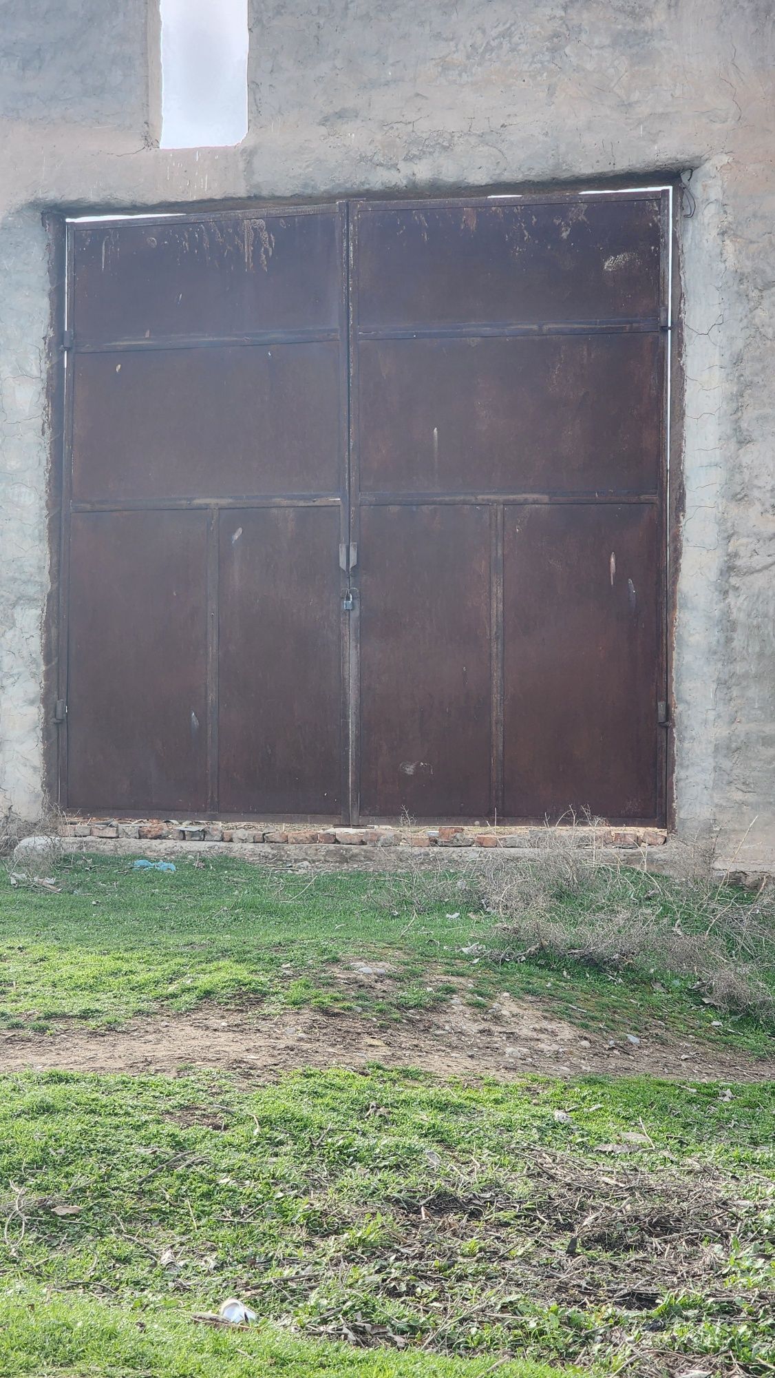 Darvozalar huddi shunaqadan 2ta bor