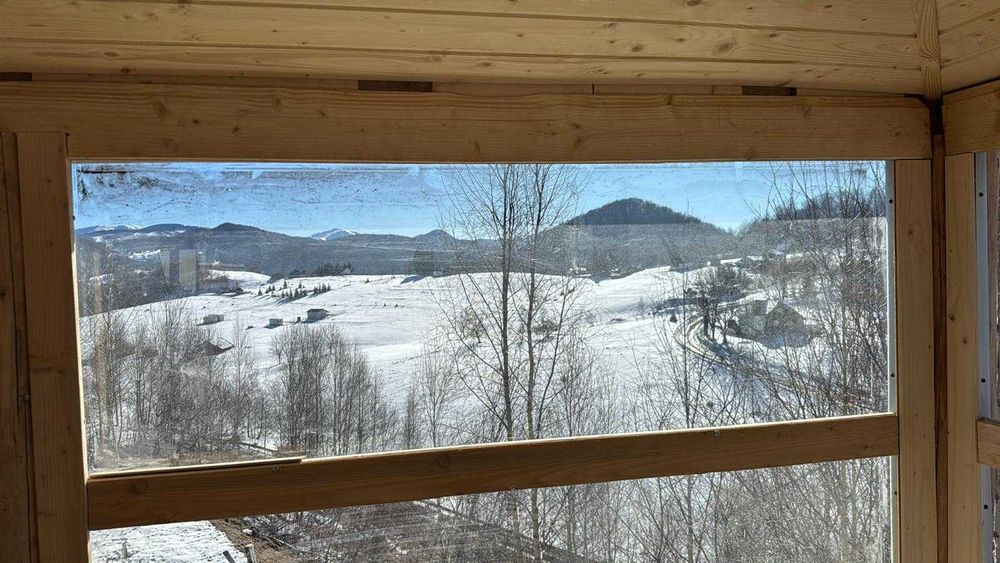 Teren cu cabana la Munte