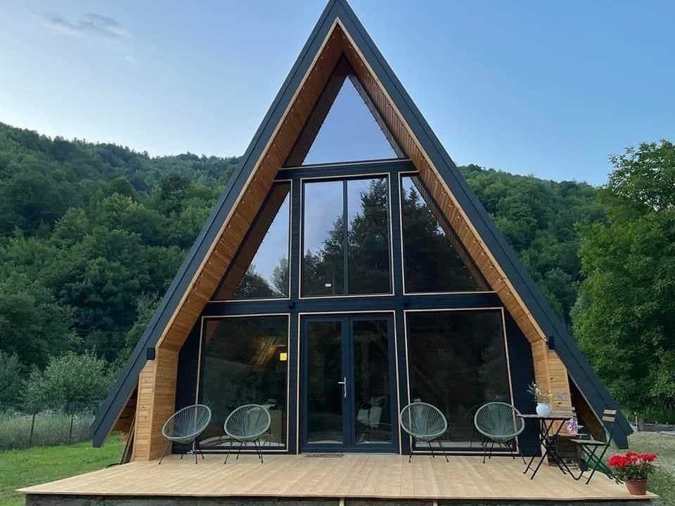 Cabane A-frem din lemn