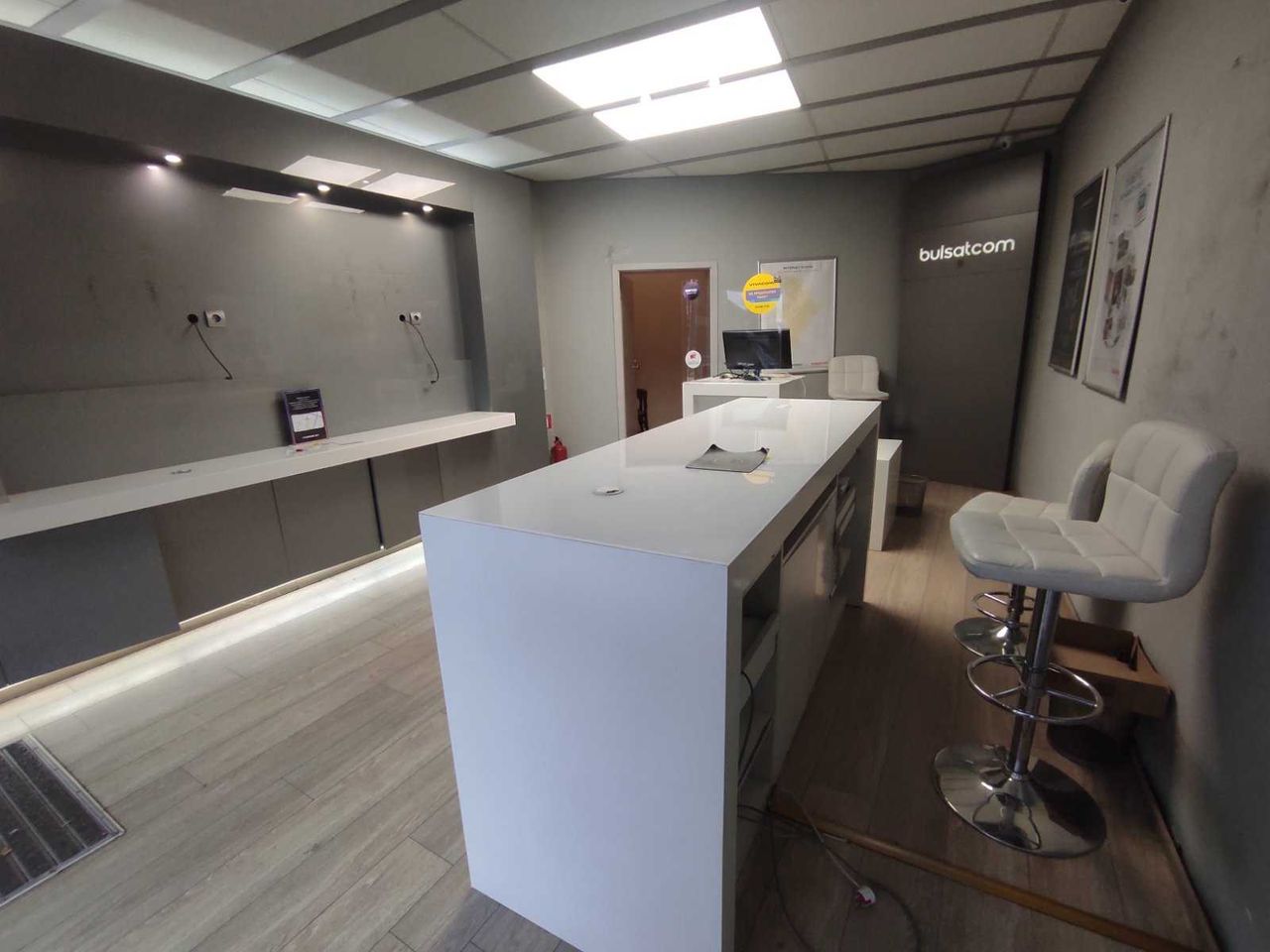 Дава се под наем Офис в Велинград - 40 кв.м за 408 € - Снимка #1