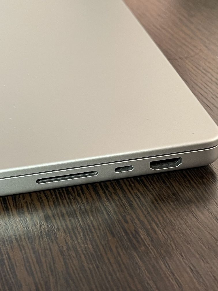 Apple macbook 14 M3 Pro 512gb, в новом состоянии