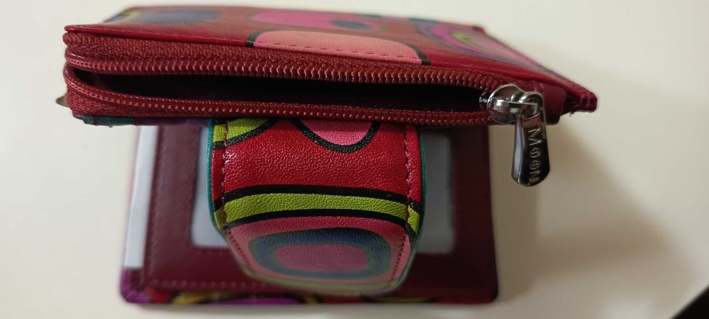 Продавам Дамско портмоне