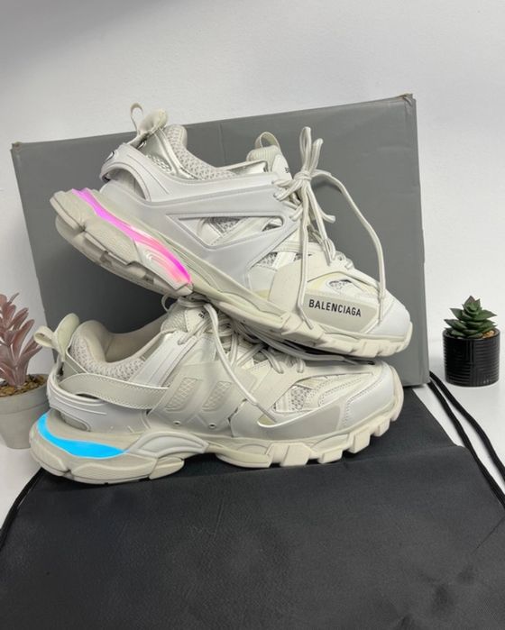 Balenciaga track