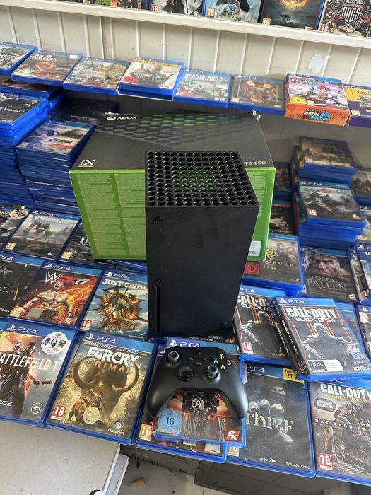 Xbox Series X impecabil, ca nou, sigilii intacte, fără defecte