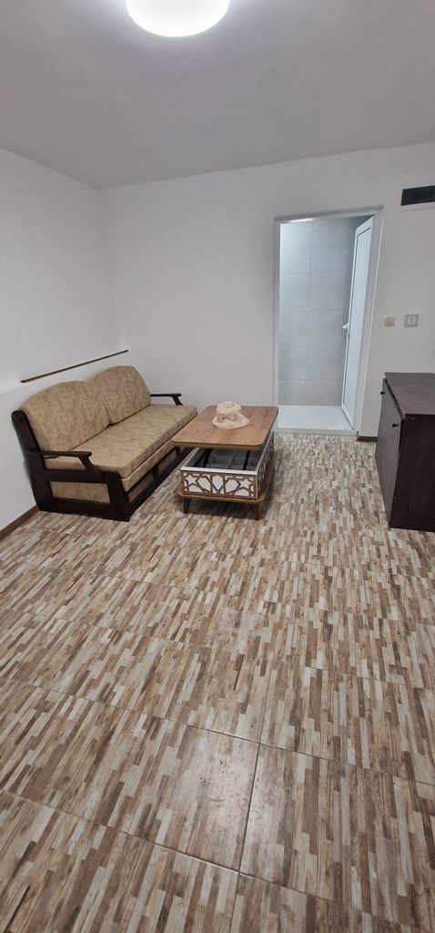 Дава се под наем Едностаен апартамент в Мездра - 30 кв.м за 153 € - Снимка #5