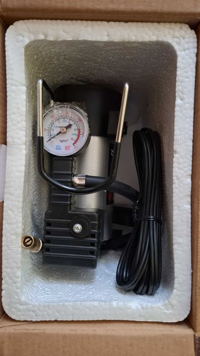 Продавам нов компресор за гуми