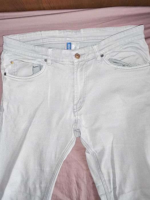 Blugi si camasi barbati