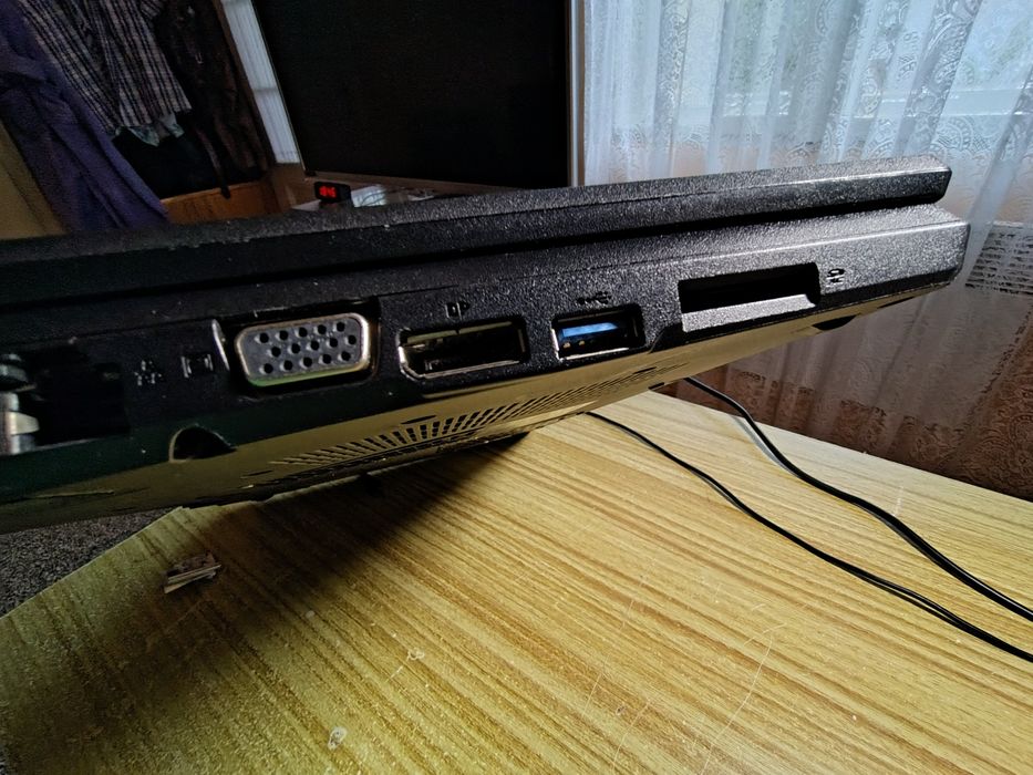 Fujitsu Siemens Lifebook E554 cu SSD