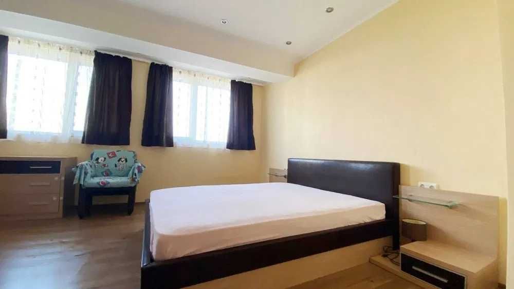 Дава се под наем Двустаен апартамент в Бургас, Изгрев - 85 кв.м за 178.5 € - Снимка #1