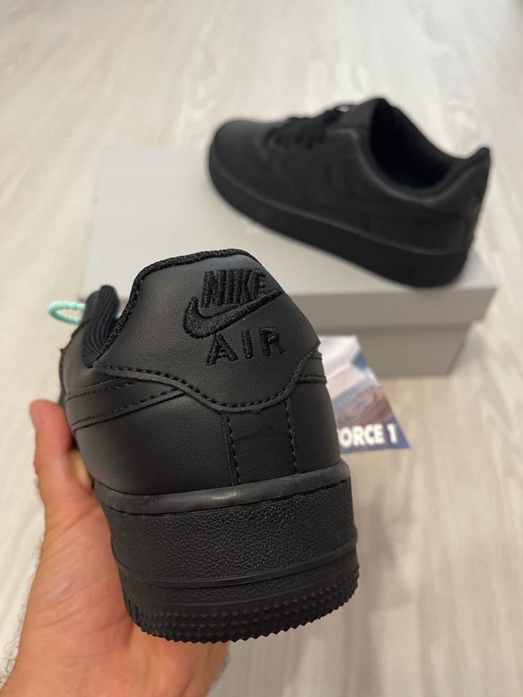 Adidasi Nike Air Force 1 Unisex Negru Piele