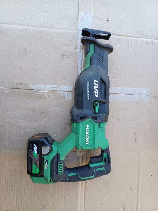 Fierăstrău sabie Hikoki cu acumulator Impact aspirator