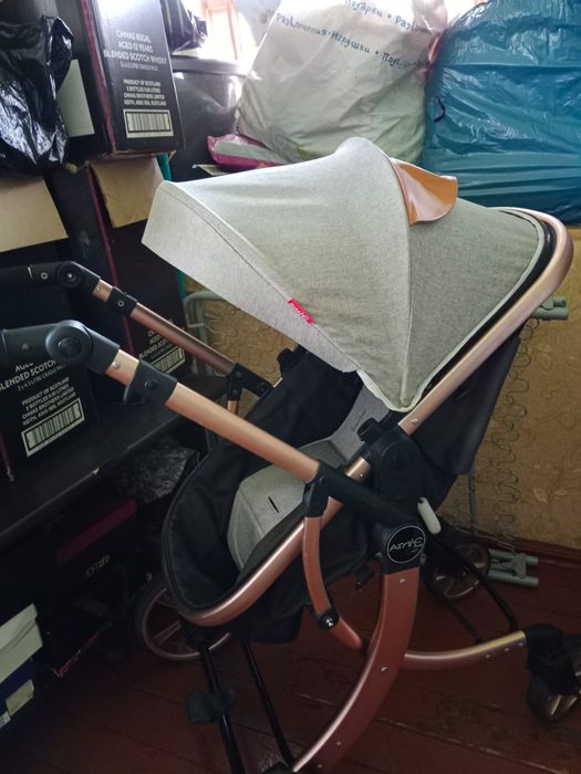 Продам коляску прогулочную