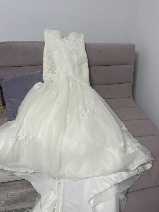 Vand rochie mireasa