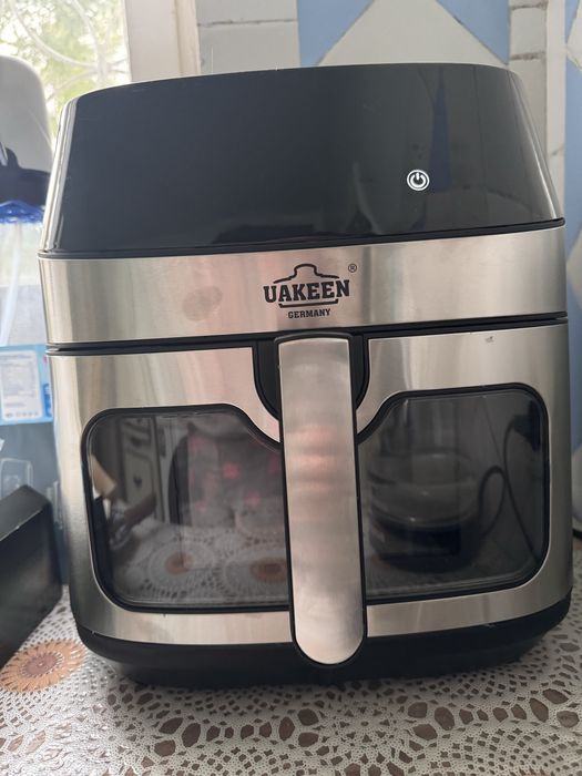 Продам аэрогриль на 10 литров абсолютно новый пользовались один раз.