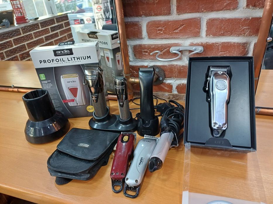 Mașini de tuns accesorii ( încărcător și mașina de tuns pt pese etc