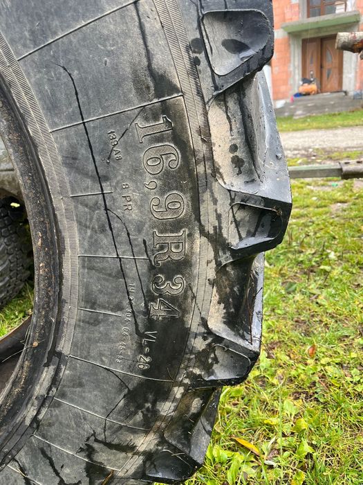 Vând cauciucuri tractor