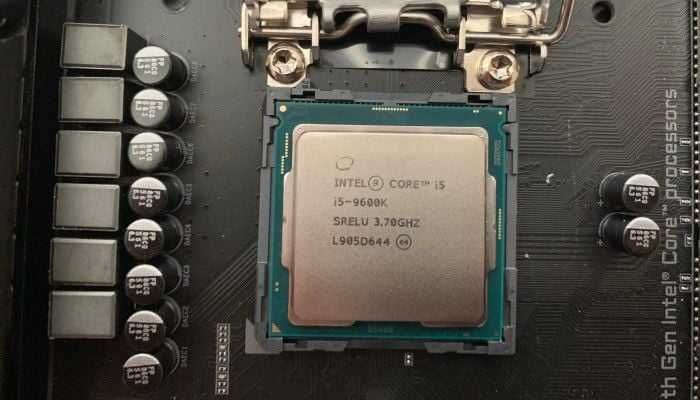 Процесор i5-9600k Почти неизползван! Спешно!