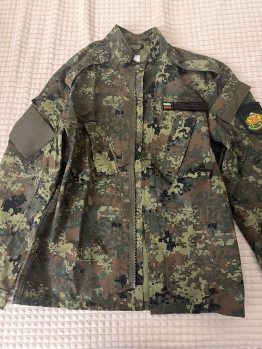 Продавам военна риза
