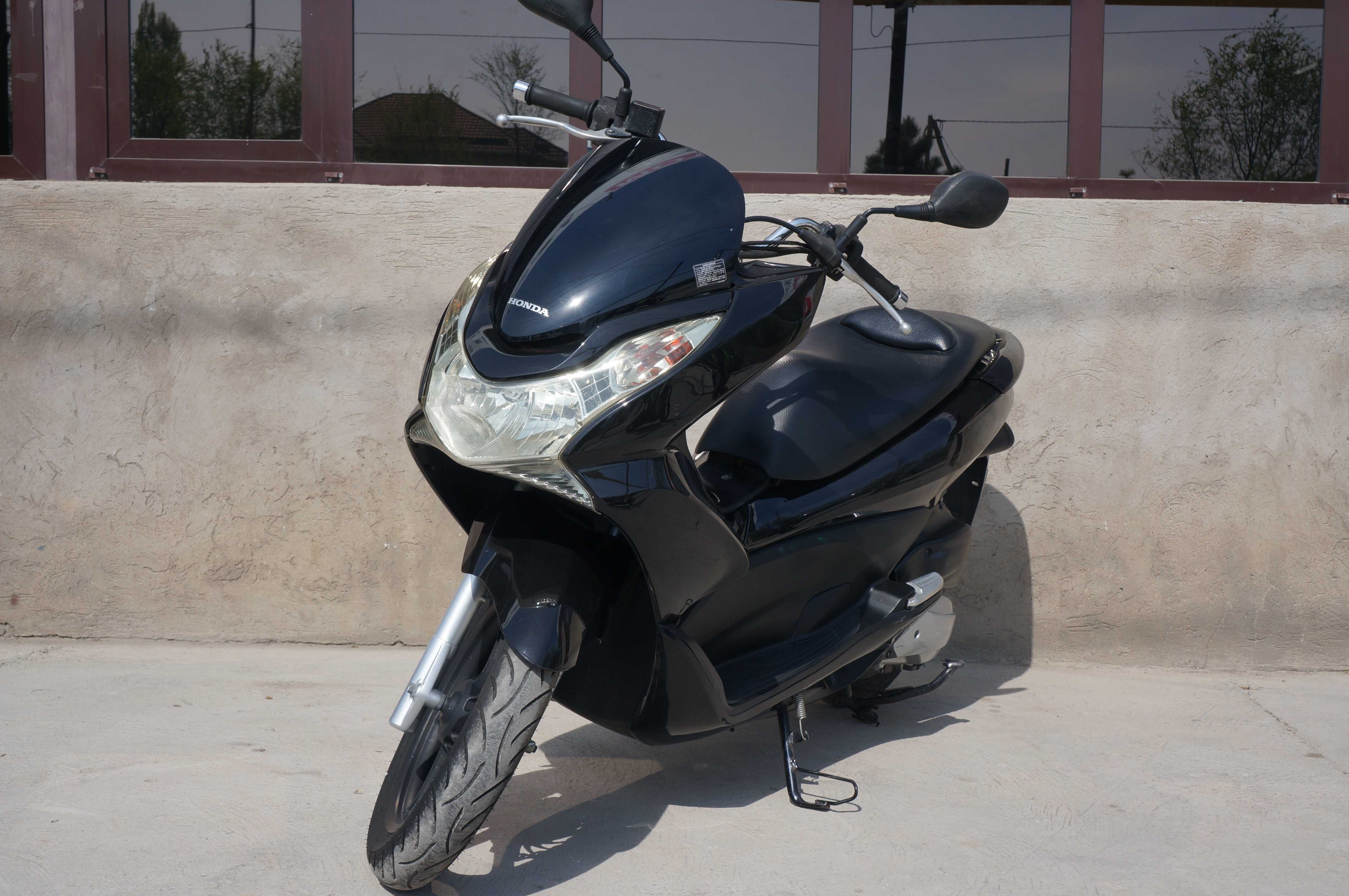 Скутер Honda PCX125