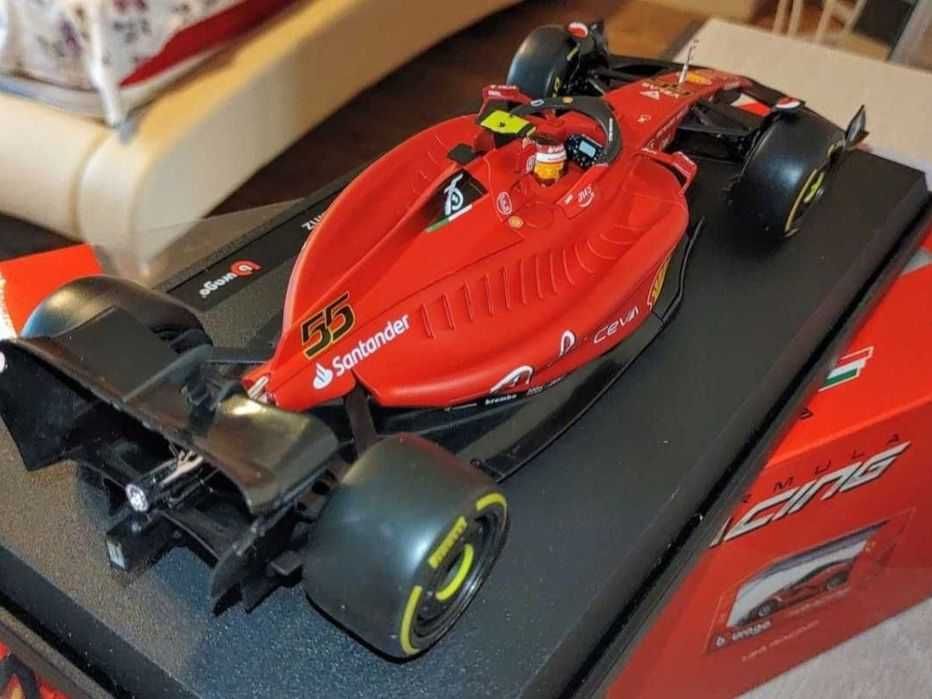 Macheta 1:18 F1-75 Anniversary Bburago Ferrari Carlos Sainz Formula 1