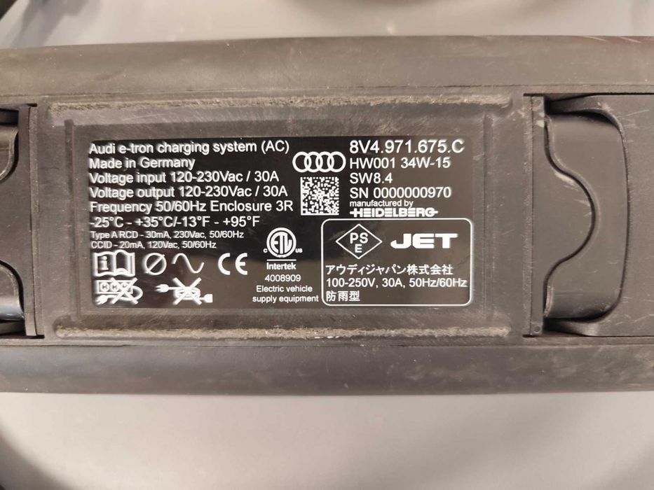 ОРИГИНАЛНА Мобилна Станция AUDI 7,2 KW. Кабел за тип 2 или тип 1