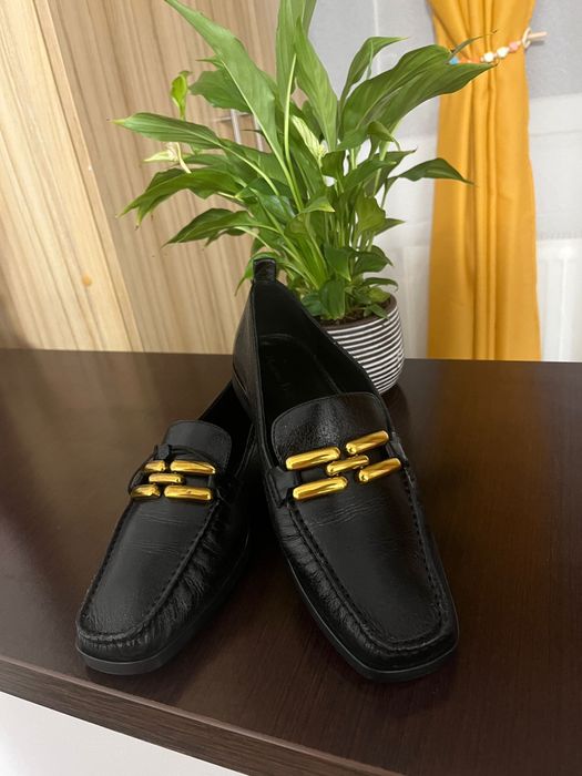 Vand pantofi originali