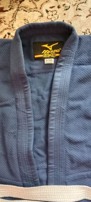 Продам кимоно  в хорошем состоянии