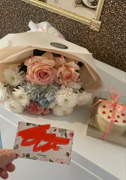 Продам цветы / букет с тортиком