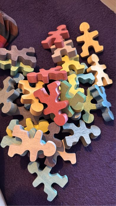 Omuleti din lemn - FlockMen