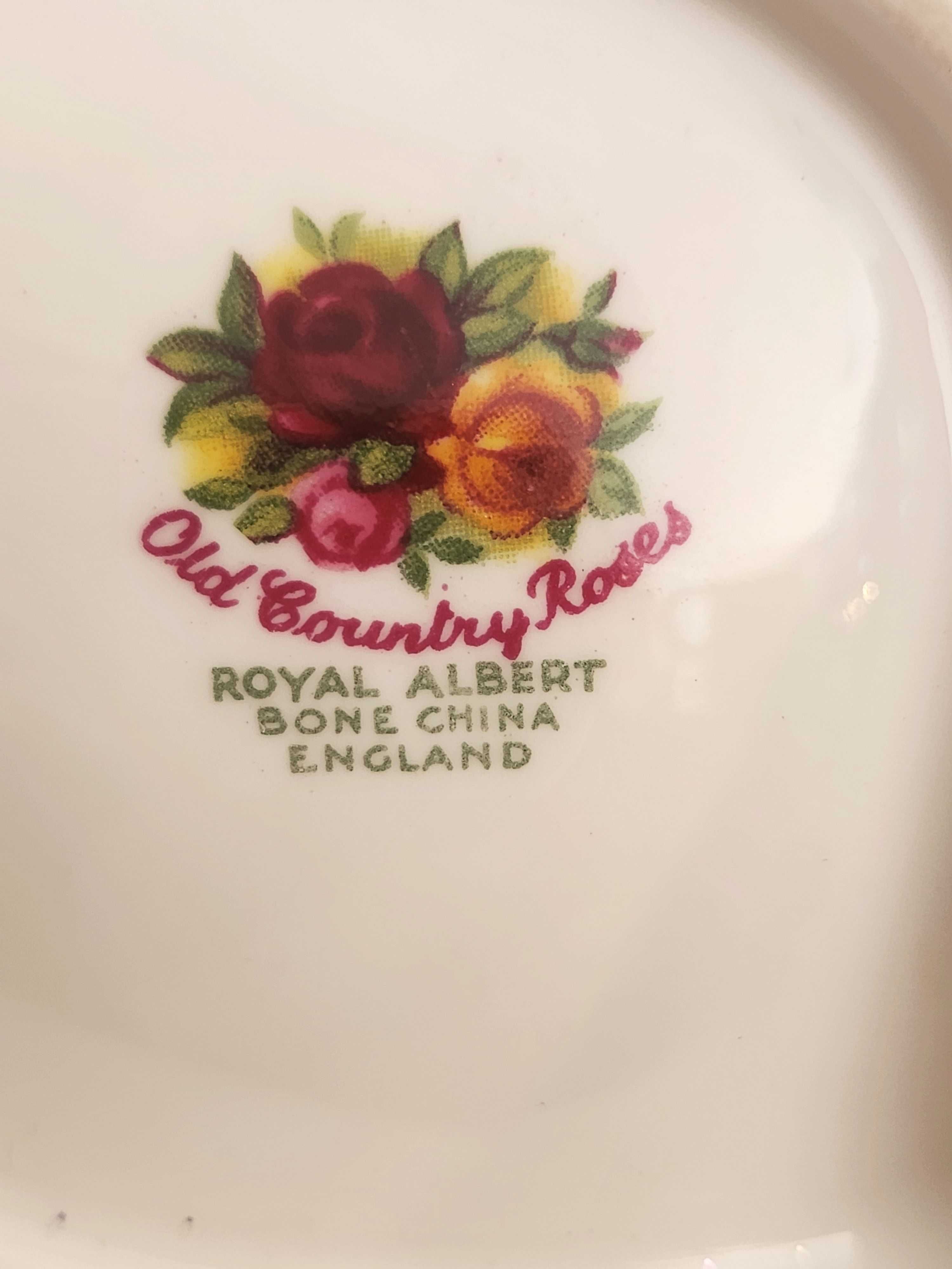 Порцеланова поднос чиния с дръжка Royal Albert Old Country Roses